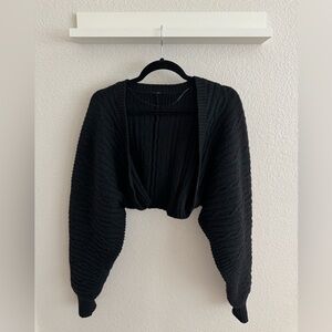 Alo Yoga Cable Knit Shawl / color: black / size: OS